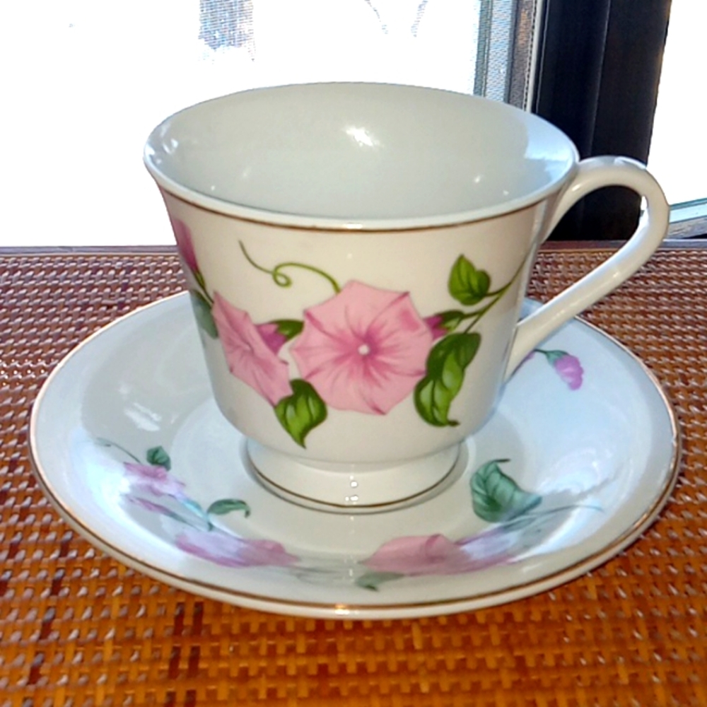 Very pretty pink morning glory tea cup